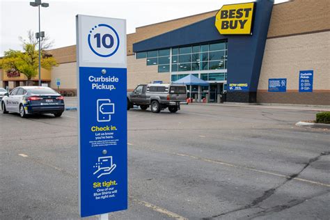 38 Retail Stores Now Offering Curbside Pickup.